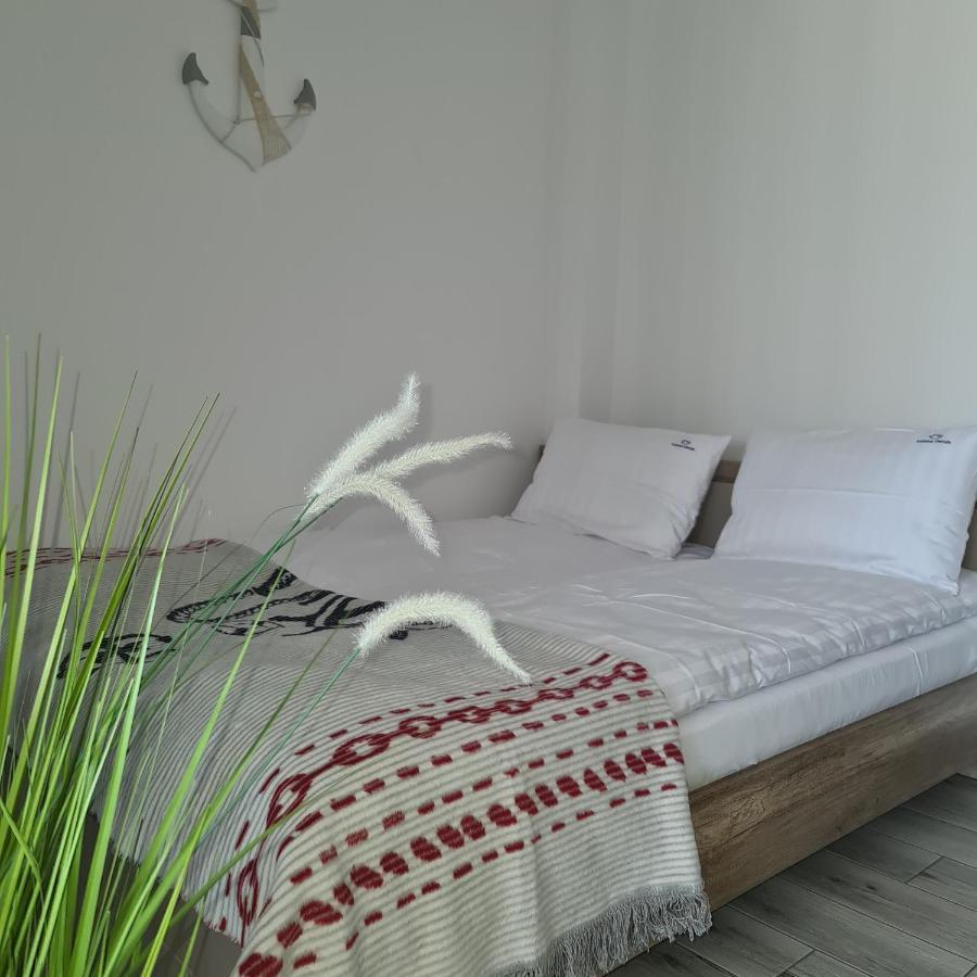 Lebskie Zacisze - Apartamenty Lebska Ostoja- Piaskowa Zarnowska Buitenkant foto